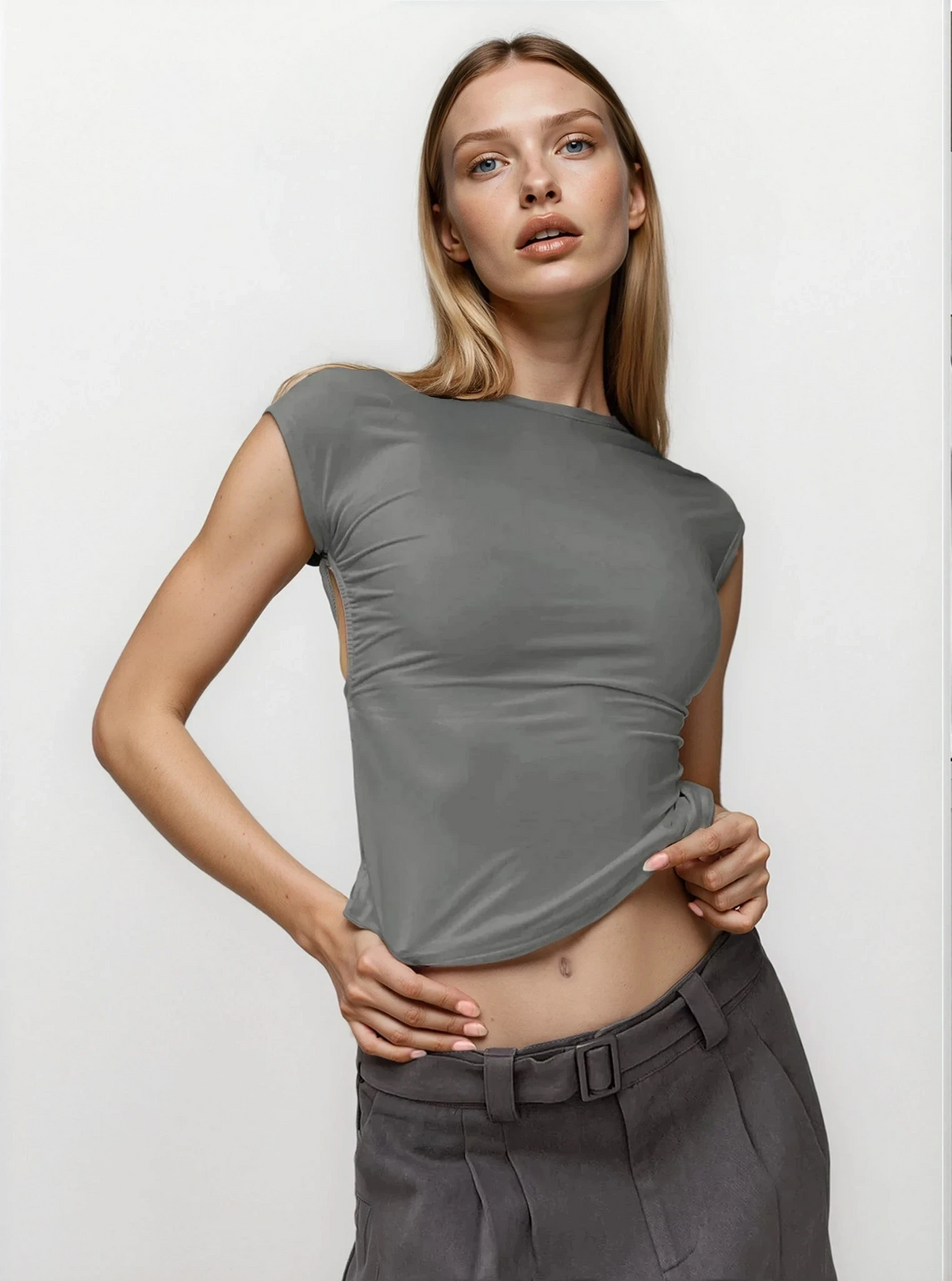 Backless short sleeve cropped blouse styled with jeans