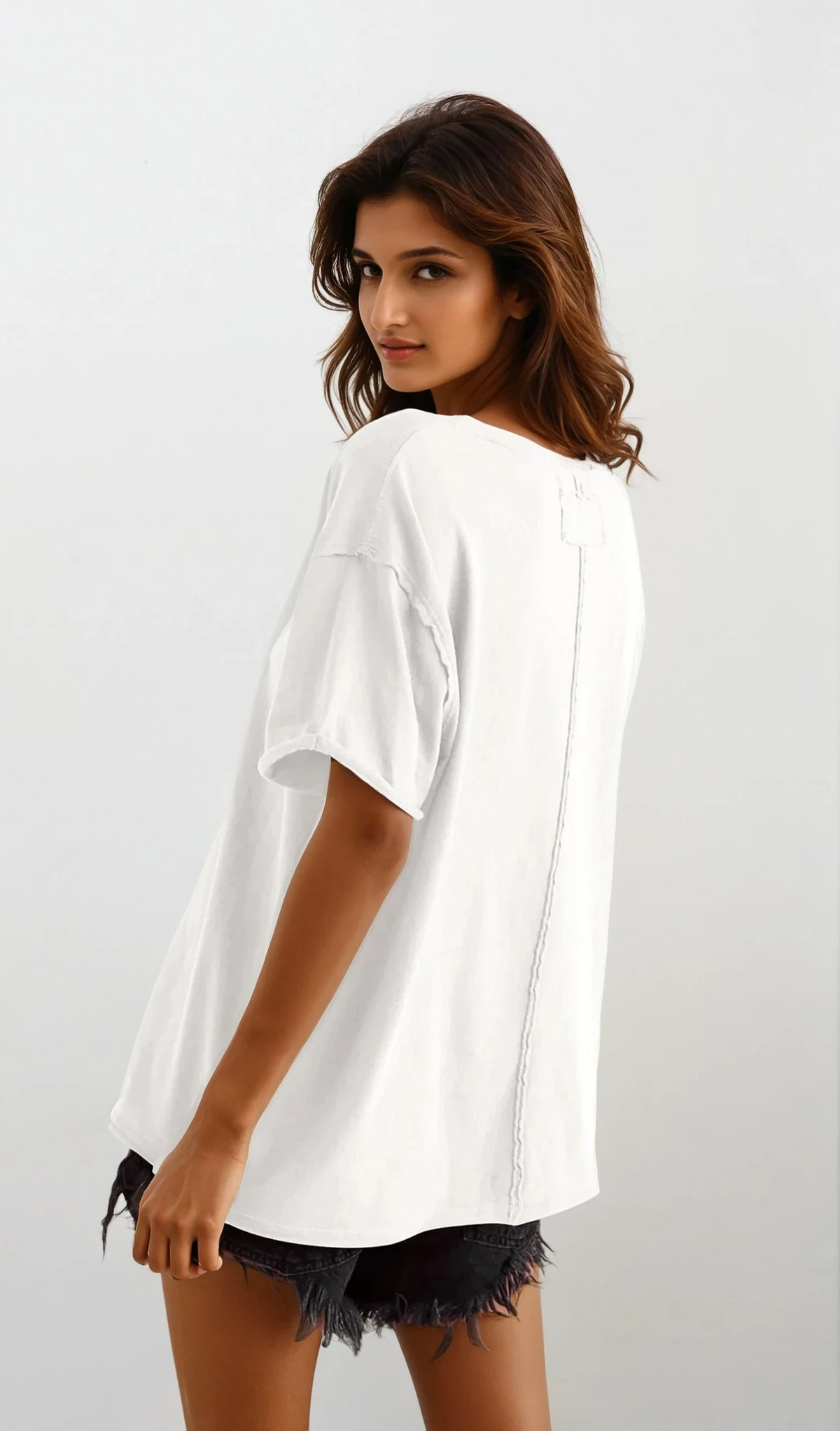 Bare round neck half sleeve t-shirt with solid pattern and slight stretch