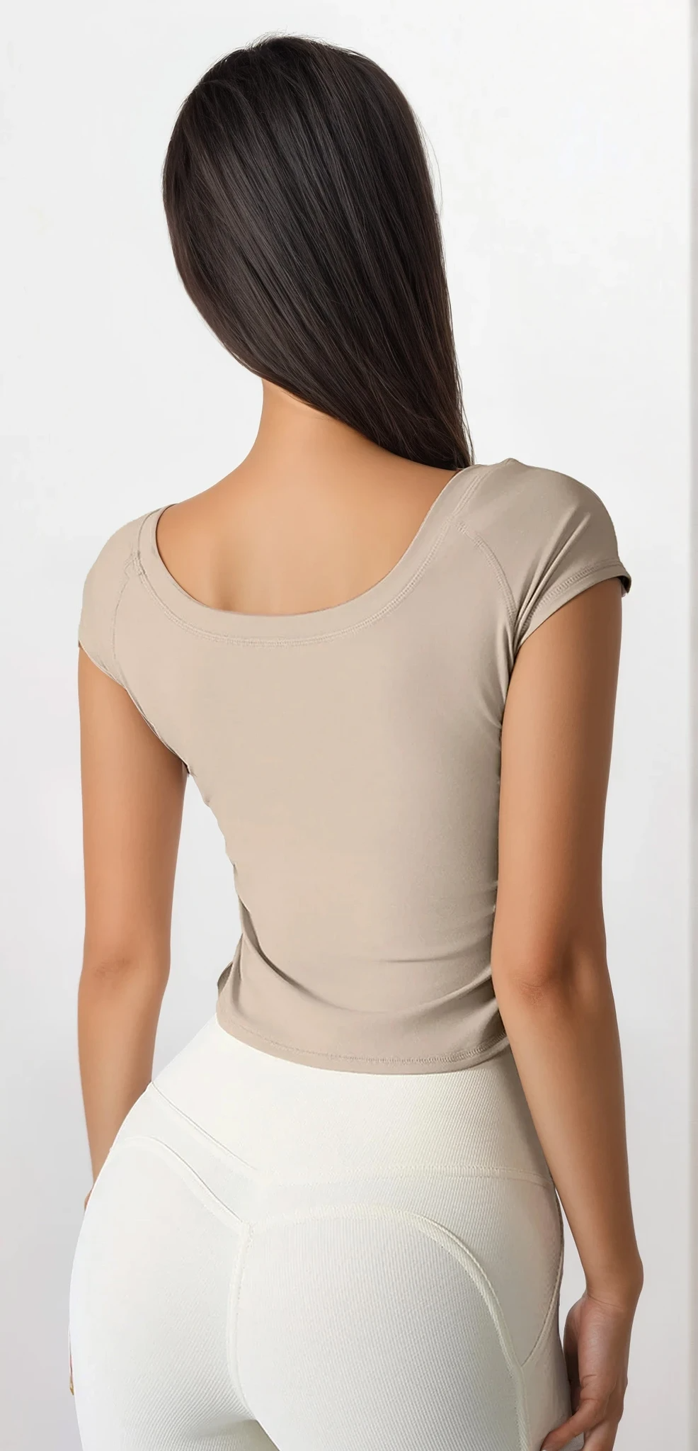Contour round neck short sleeve t-shirt in solid color