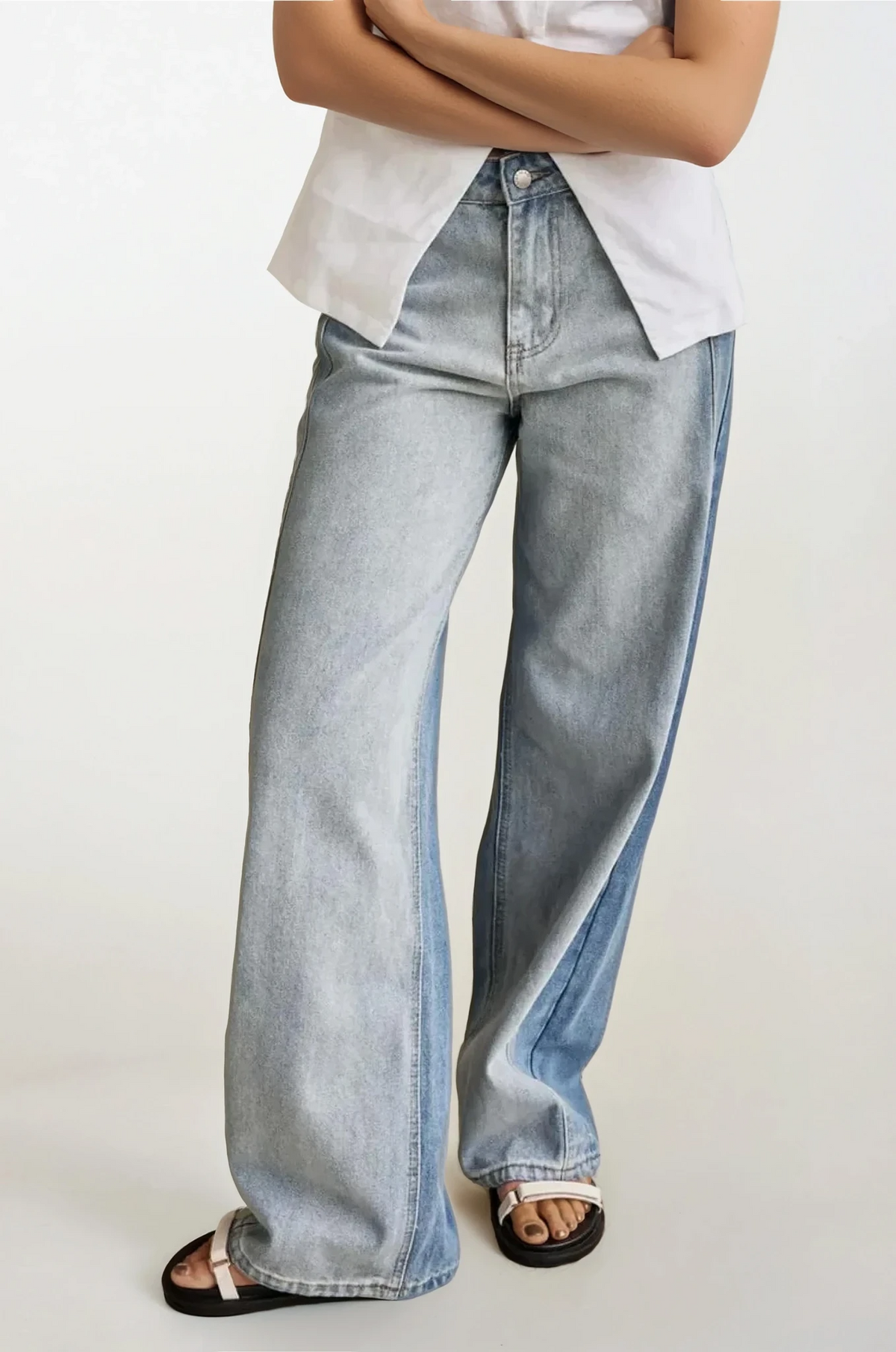 versatile contrast straight leg jean with button closure and pockets