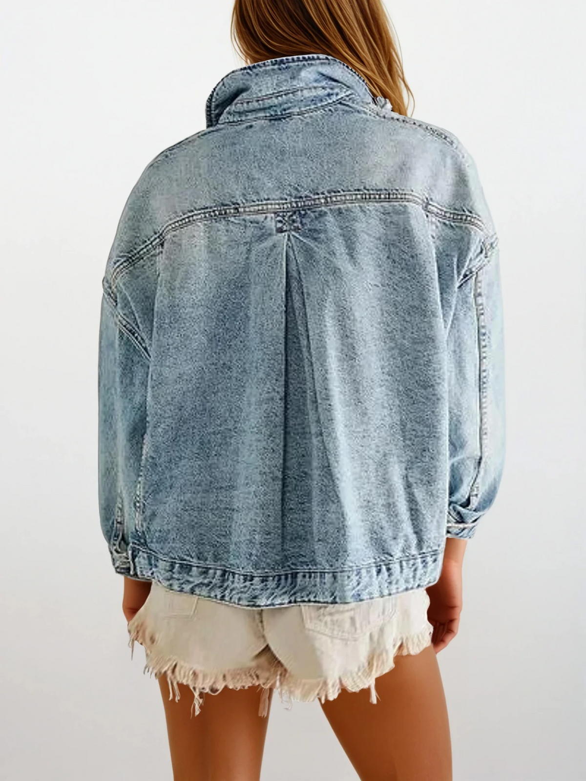 Daily button-up denim jacket with pockets and long sleeves