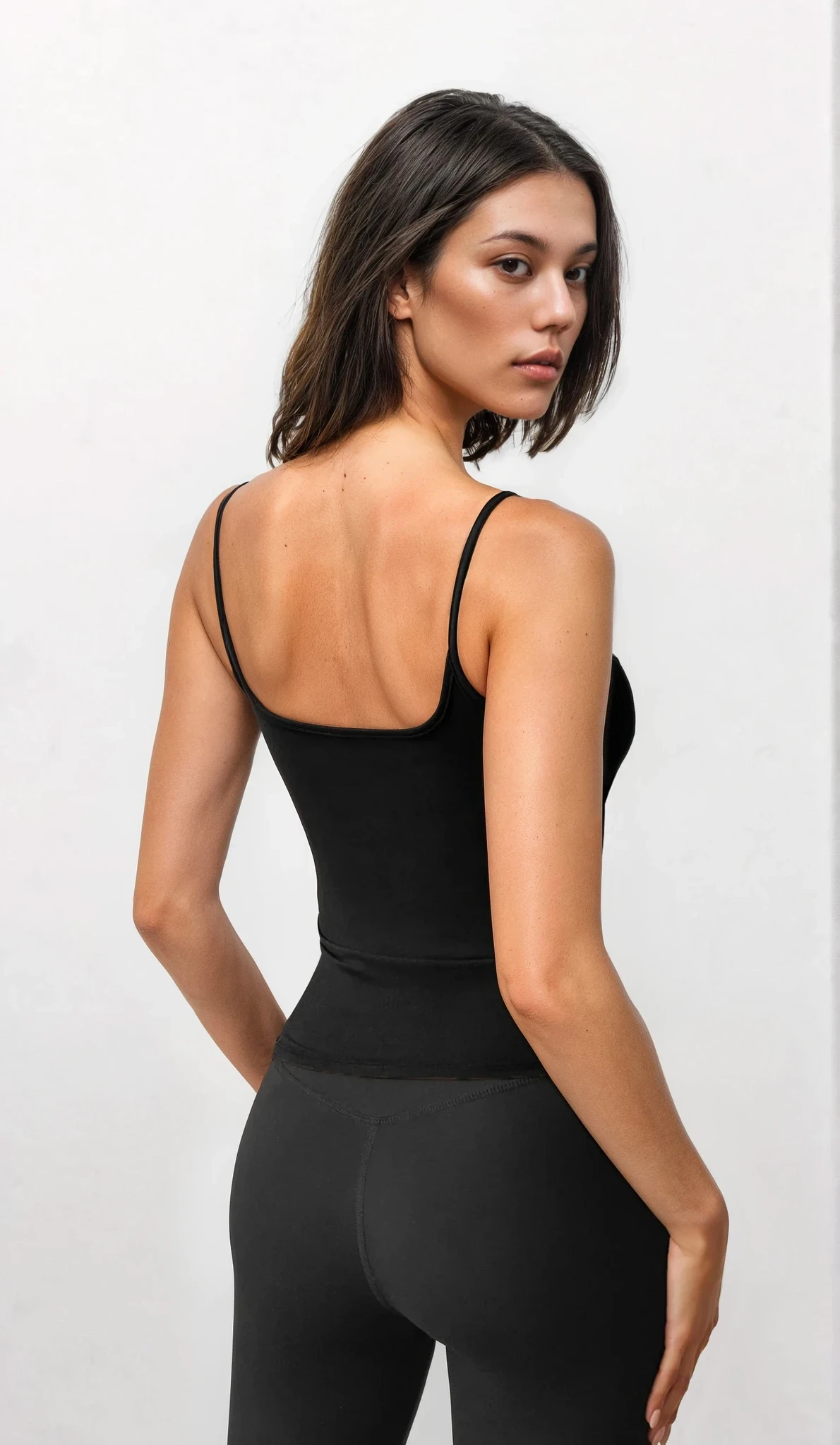 Everyday scoop neck cami in solid color with sleeveless design