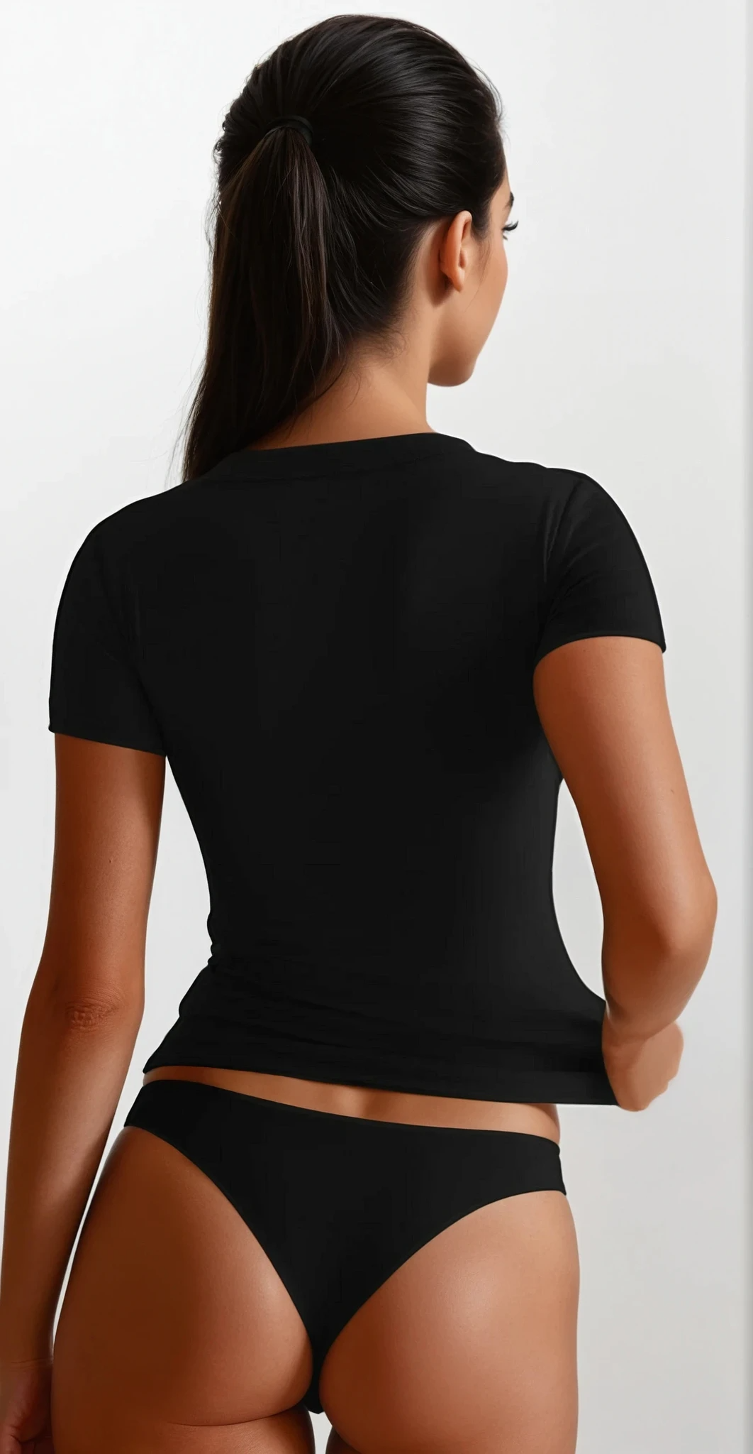 Everyday scoop neck short sleeve t-shirt in solid pattern