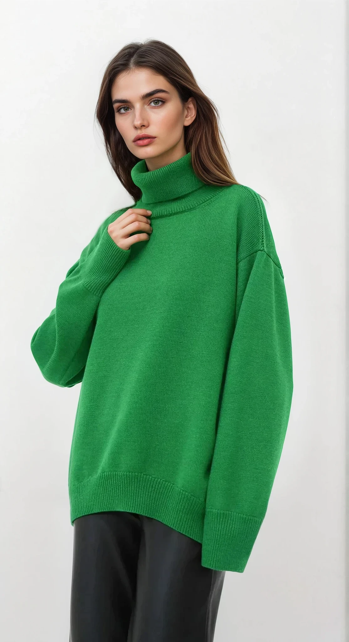 Ordinary turtleneck sweater with dropped shoulders in solid color
