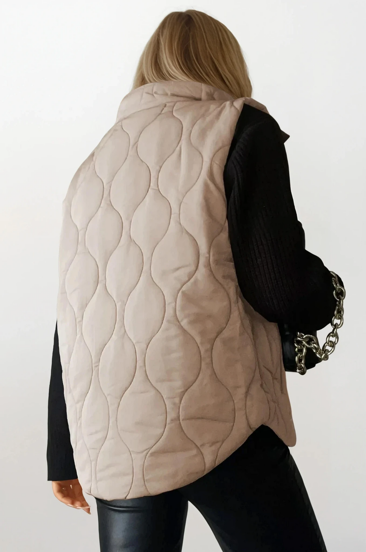 Quilted collared neck vest with sleeveless design and pockets