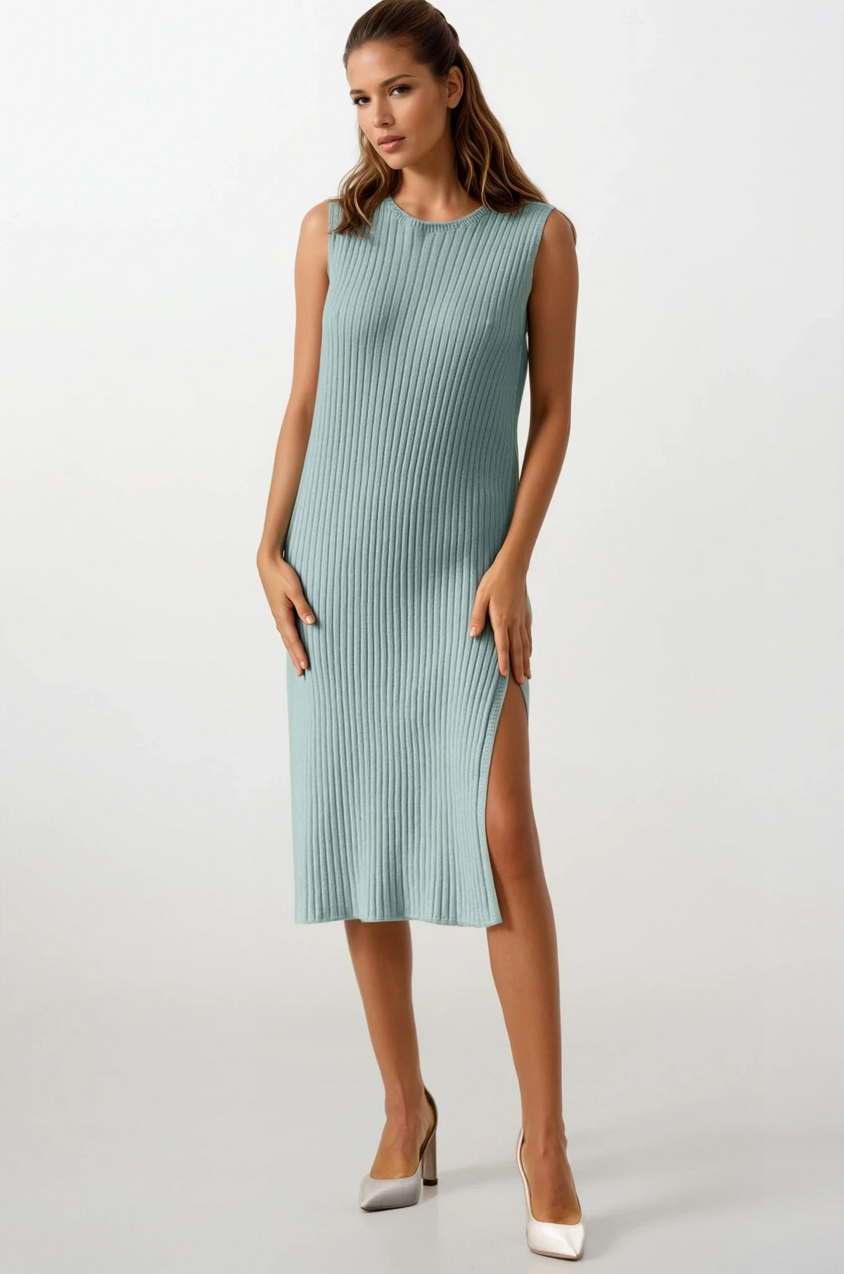 Rib-knit slit sleeveless sweater midi dress with round neck