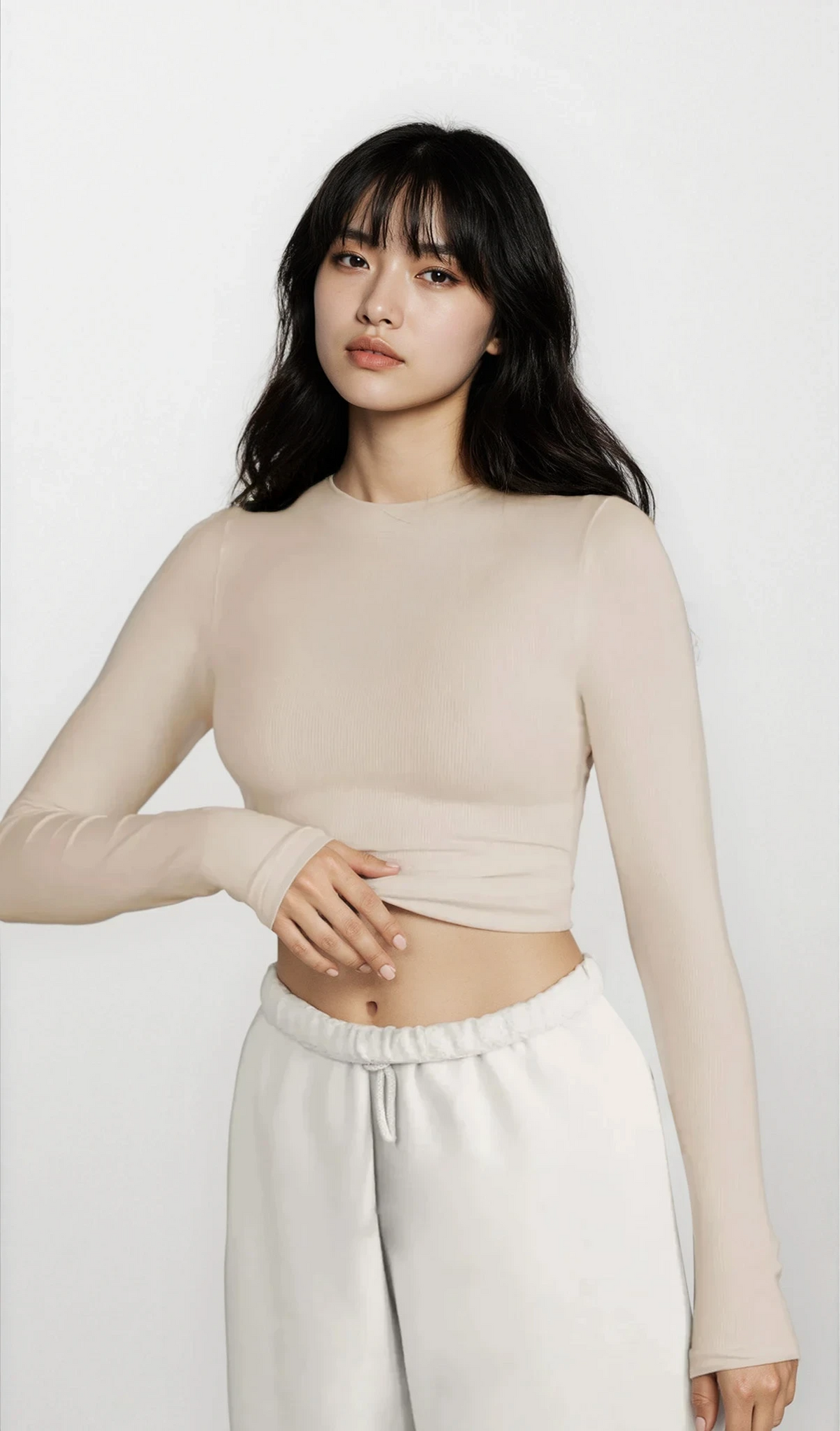 Classic round neck long sleeve t-shirt in solid color