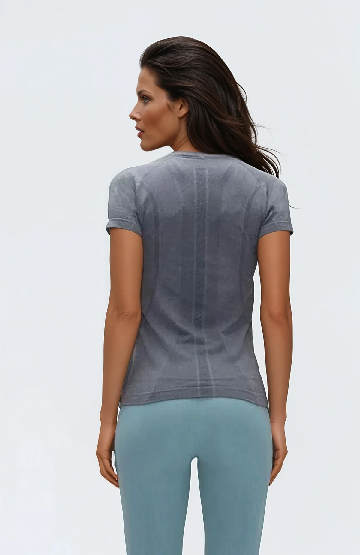 Simple round neck short sleeve top in solid color