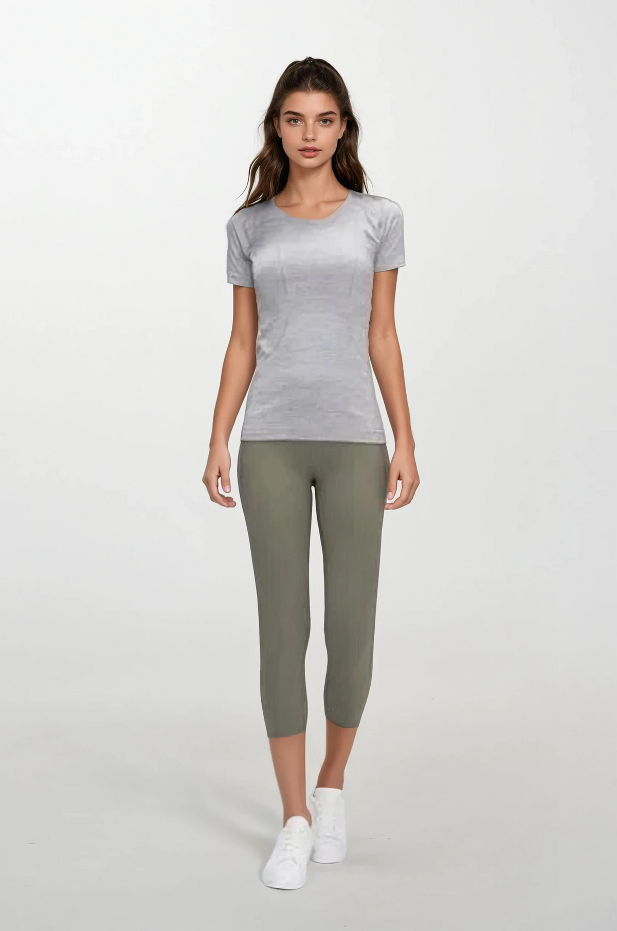 Simple round neck short sleeve top in solid color