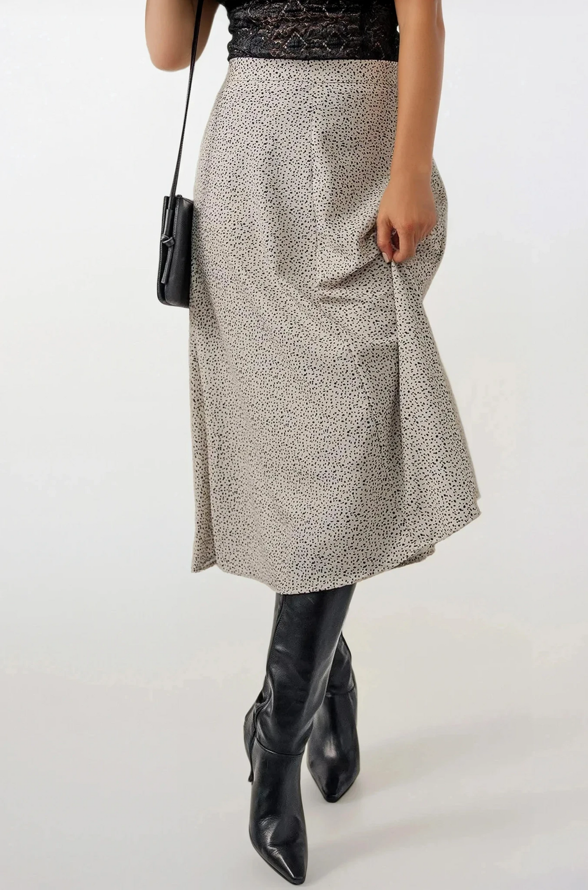 Speckle pattern high-waist midi skirt styled for day to night wear