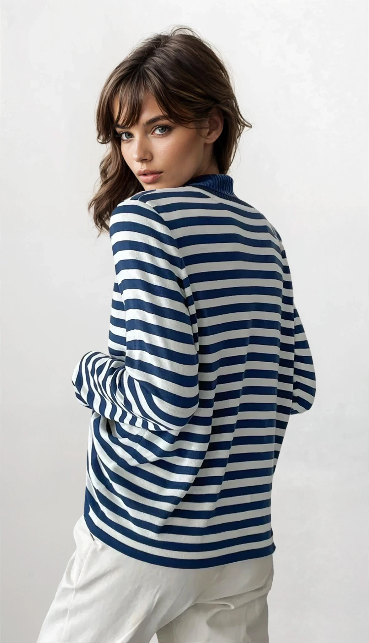 Striped round neck long sleeve sweater classic style