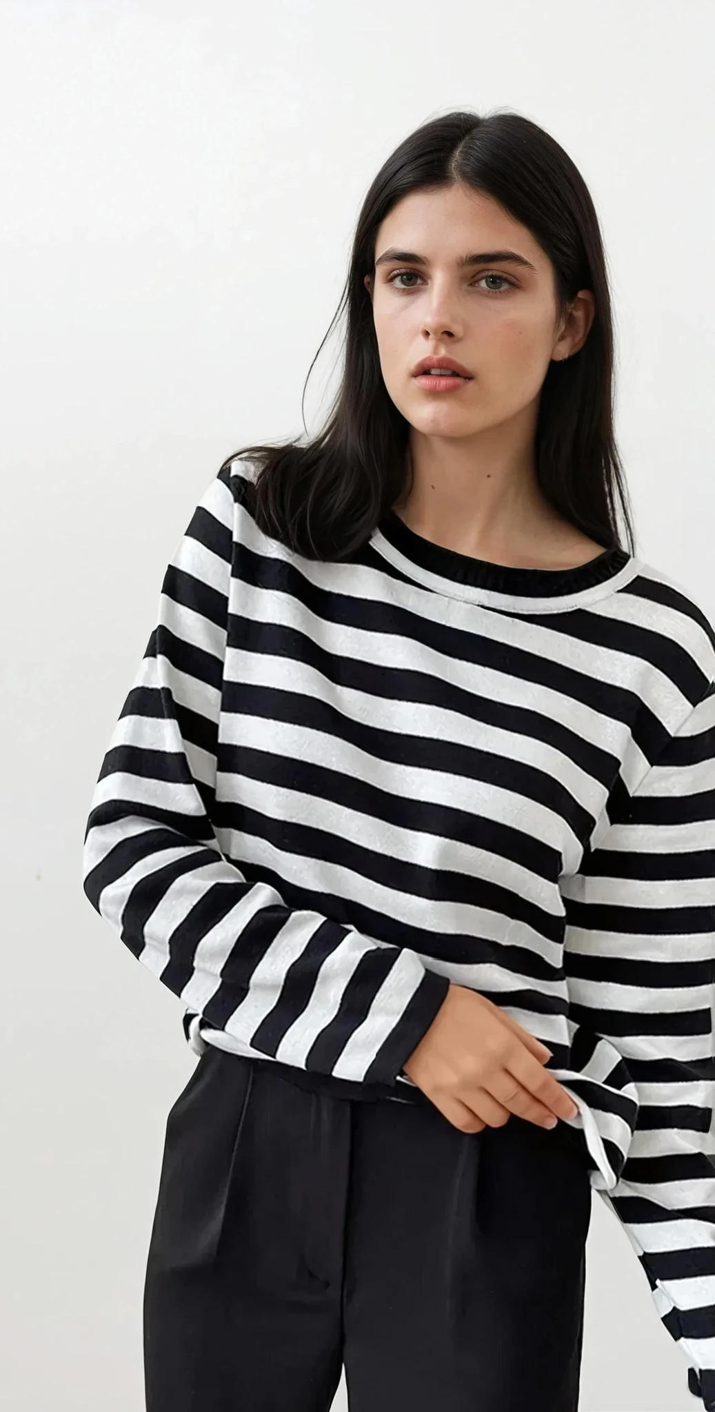 Striped round neck long sleeve sweater for versatile style