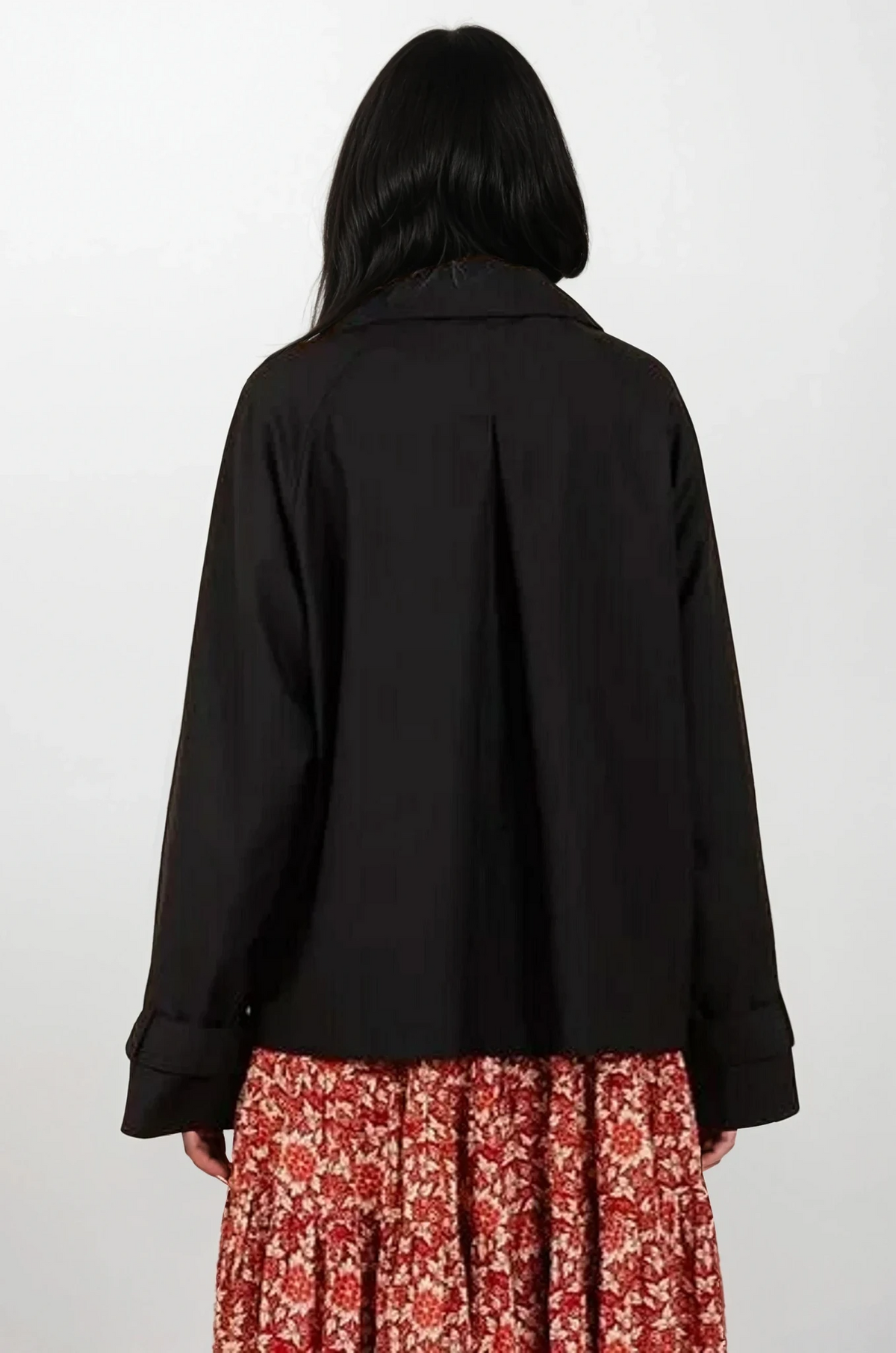 Suave double-breasted trench coat jacket with long sleeves and pockets