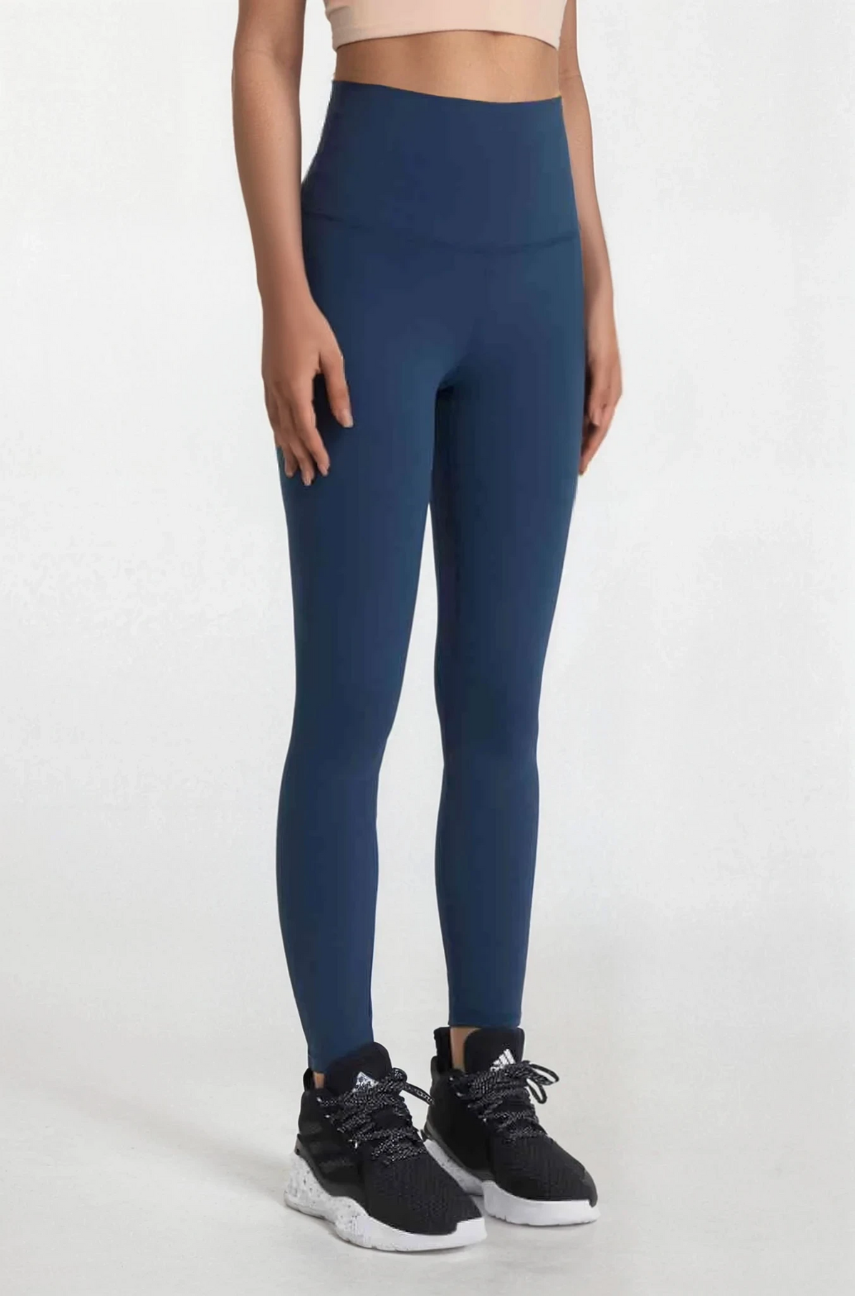 Ultra soft high-waist leggings with stretchy, breathable fabric