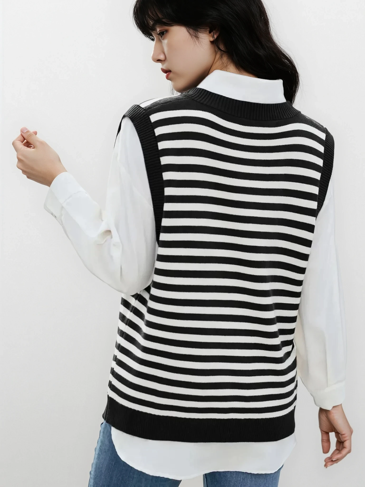 Noble Slit V-Neck Striped Sweater Vest