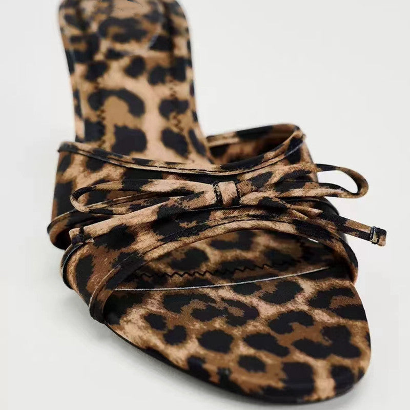 Bow leopard kitten heel sandals with mid-heel and charming bows