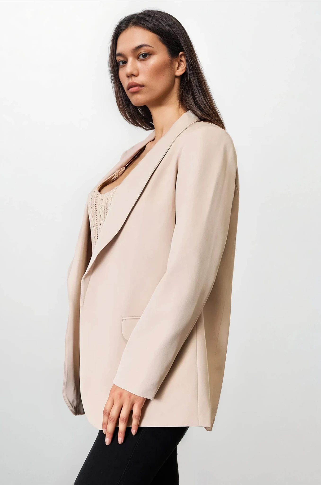 Business class shawl collar blazer with pockets and lightweight fabric