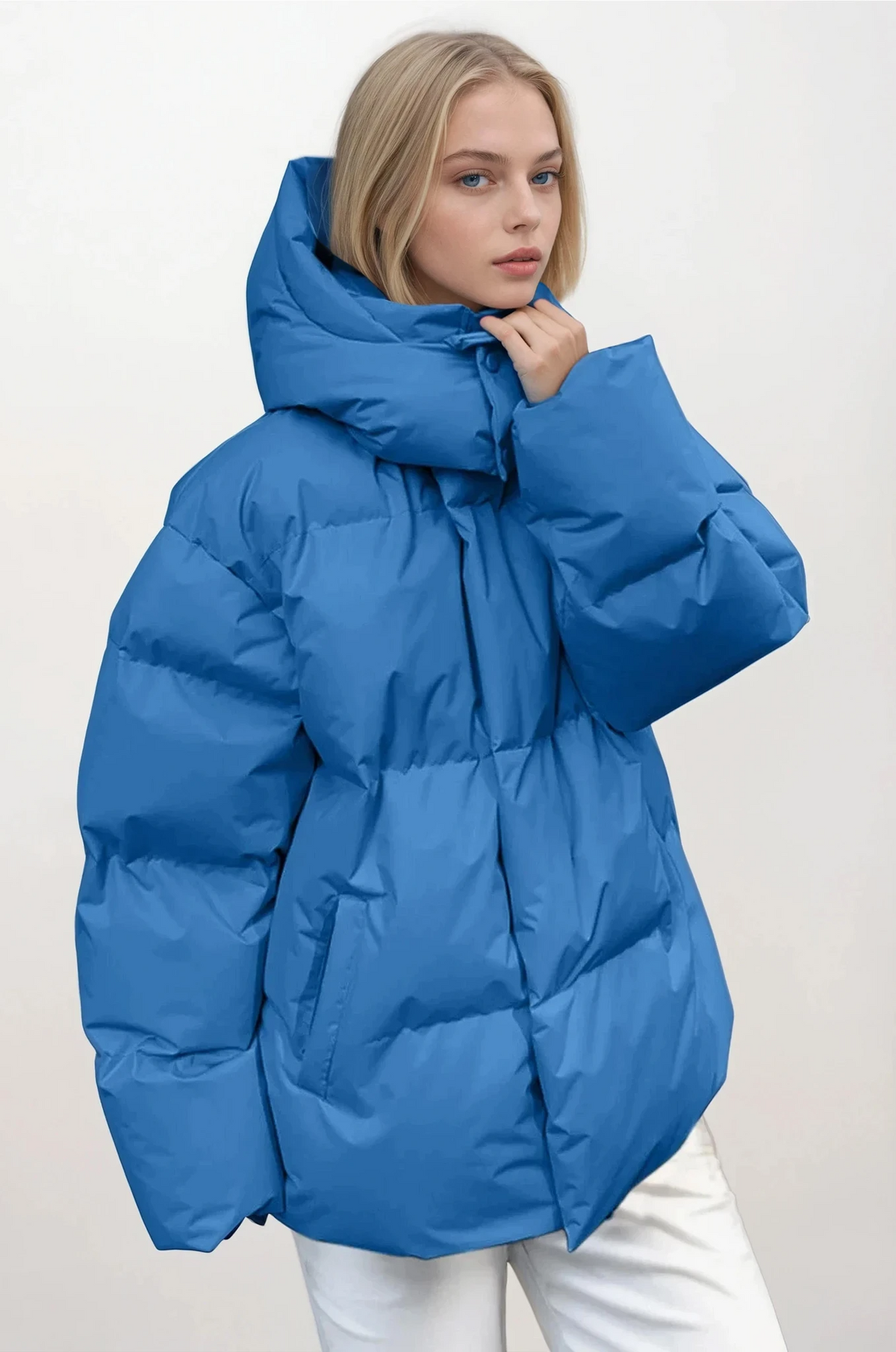 Lightweight solid chill puffer jacket with full zip and long sleeves