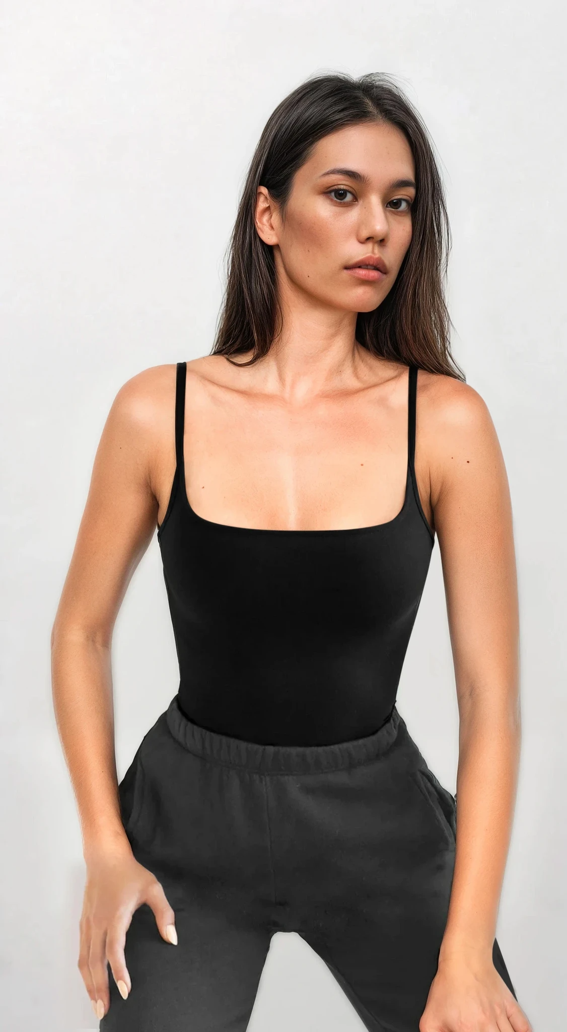 Everyday scoop neck cami sleeveless lightweight solid pattern