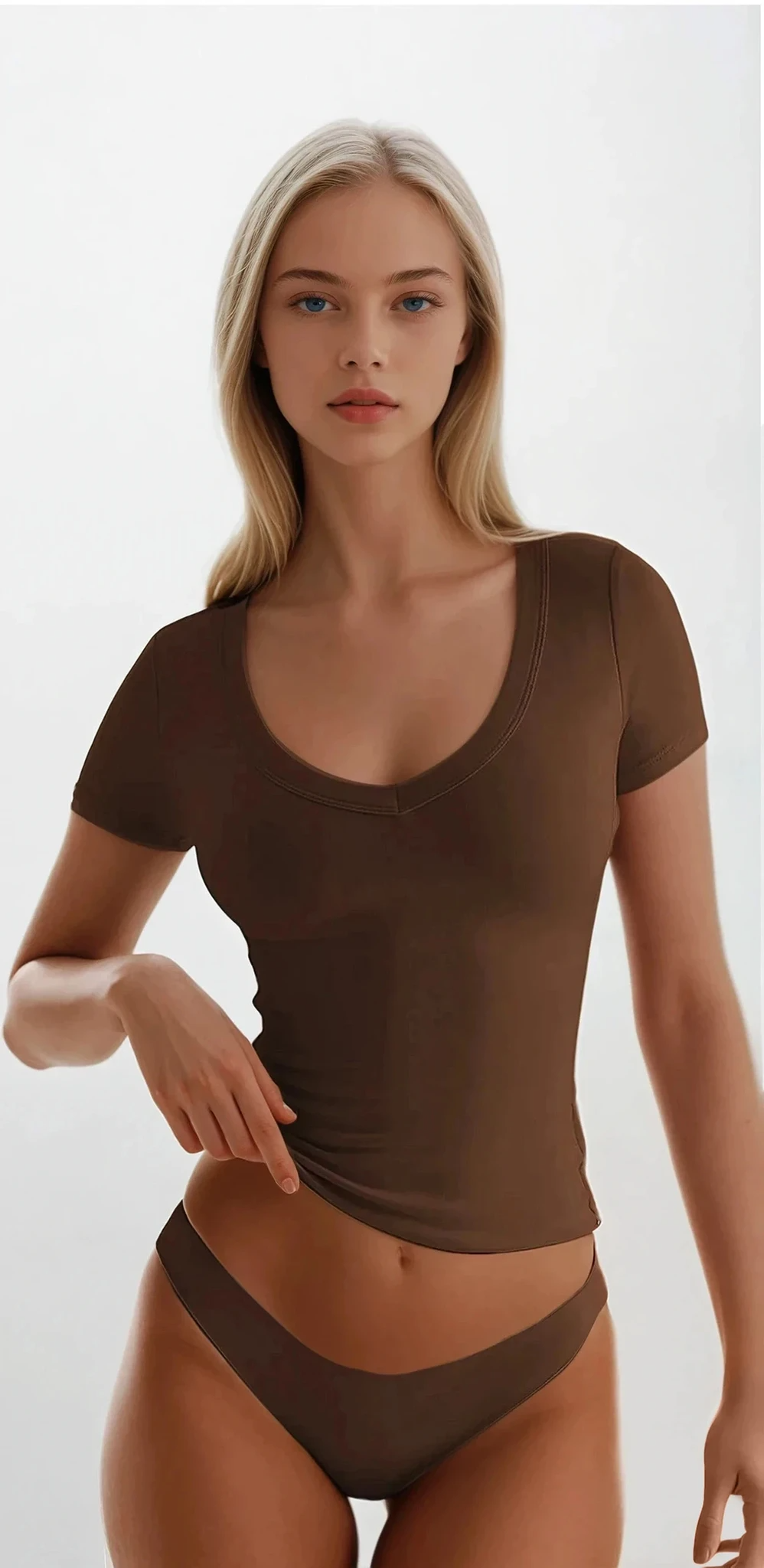 women's everyday scoop neck short sleeve t-shirt in solid color