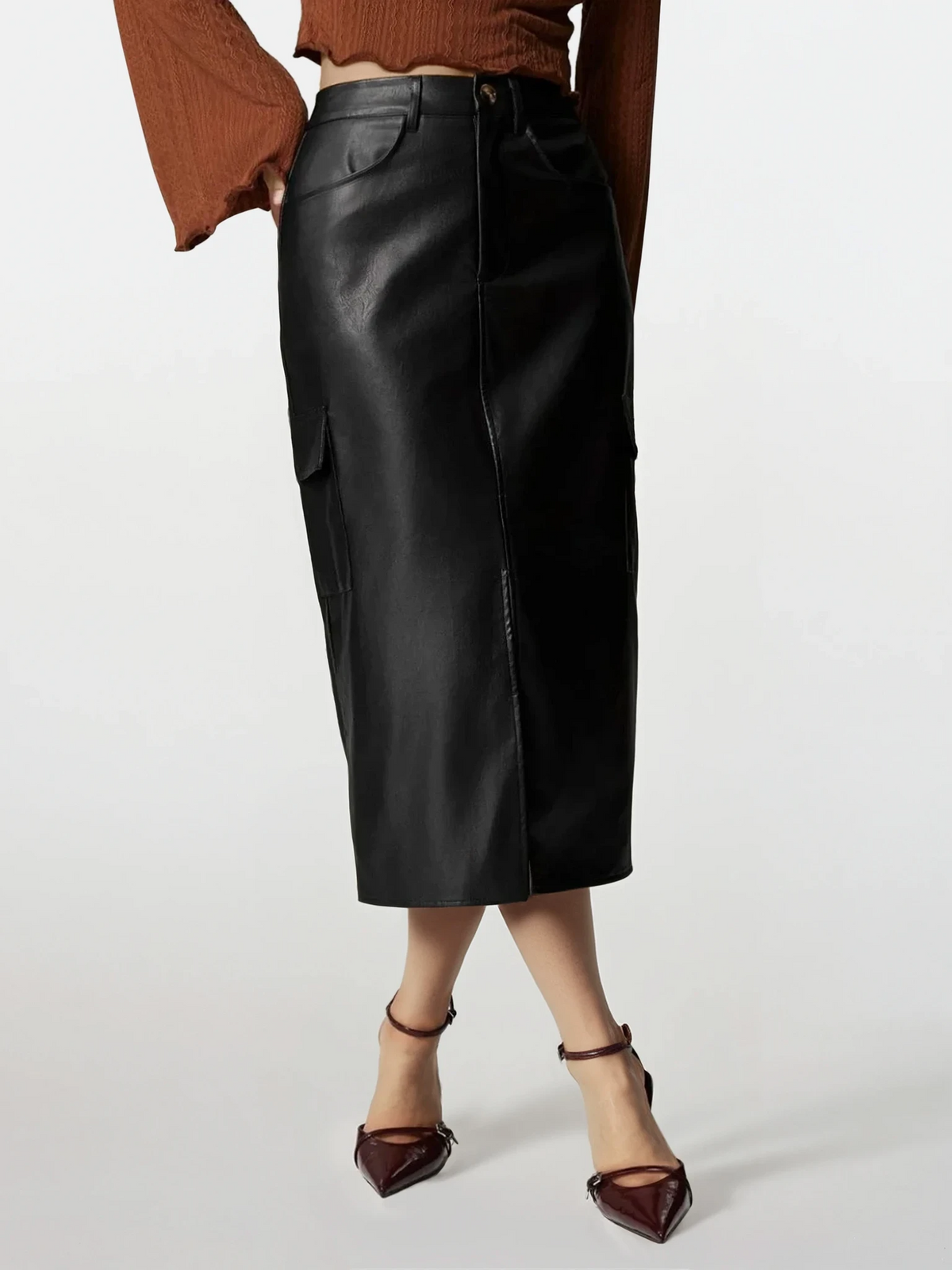 Faux leather high-waist cargo slit midi skirt with pockets