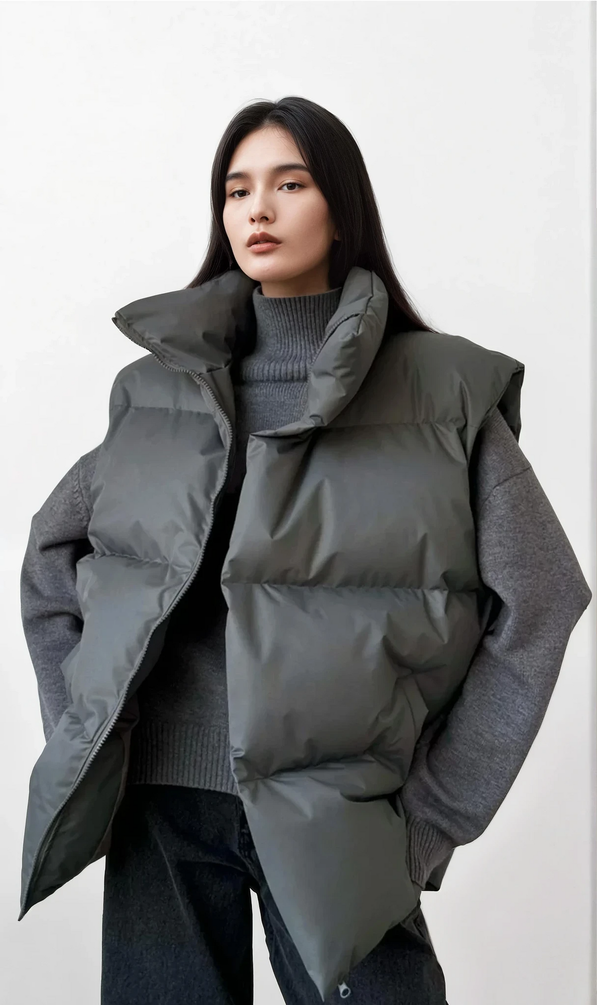 Icy turtleneck puffer vest with full zip and sleeveless design