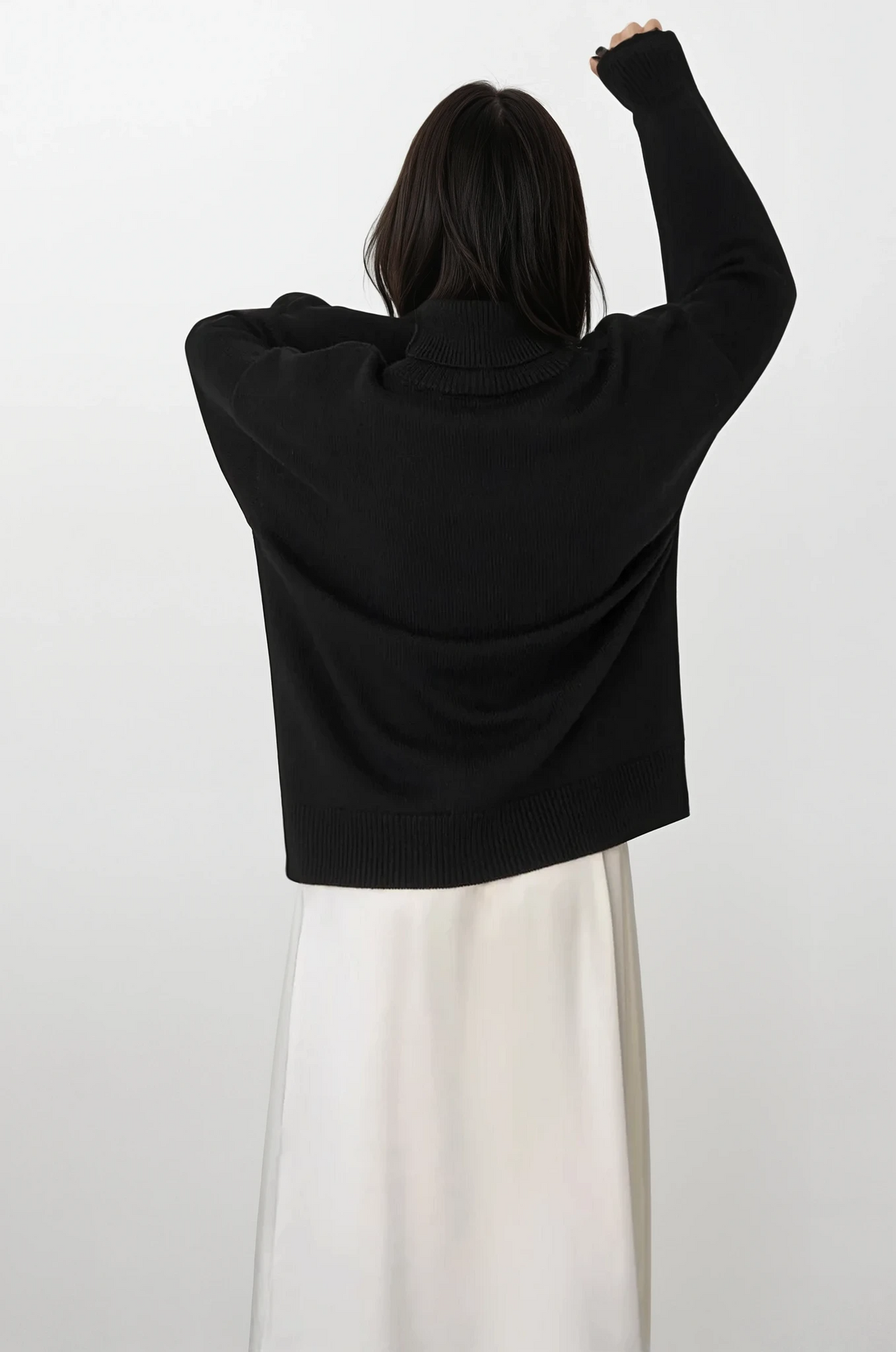 Ordinary turtleneck dropped shoulder sweater in solid pattern