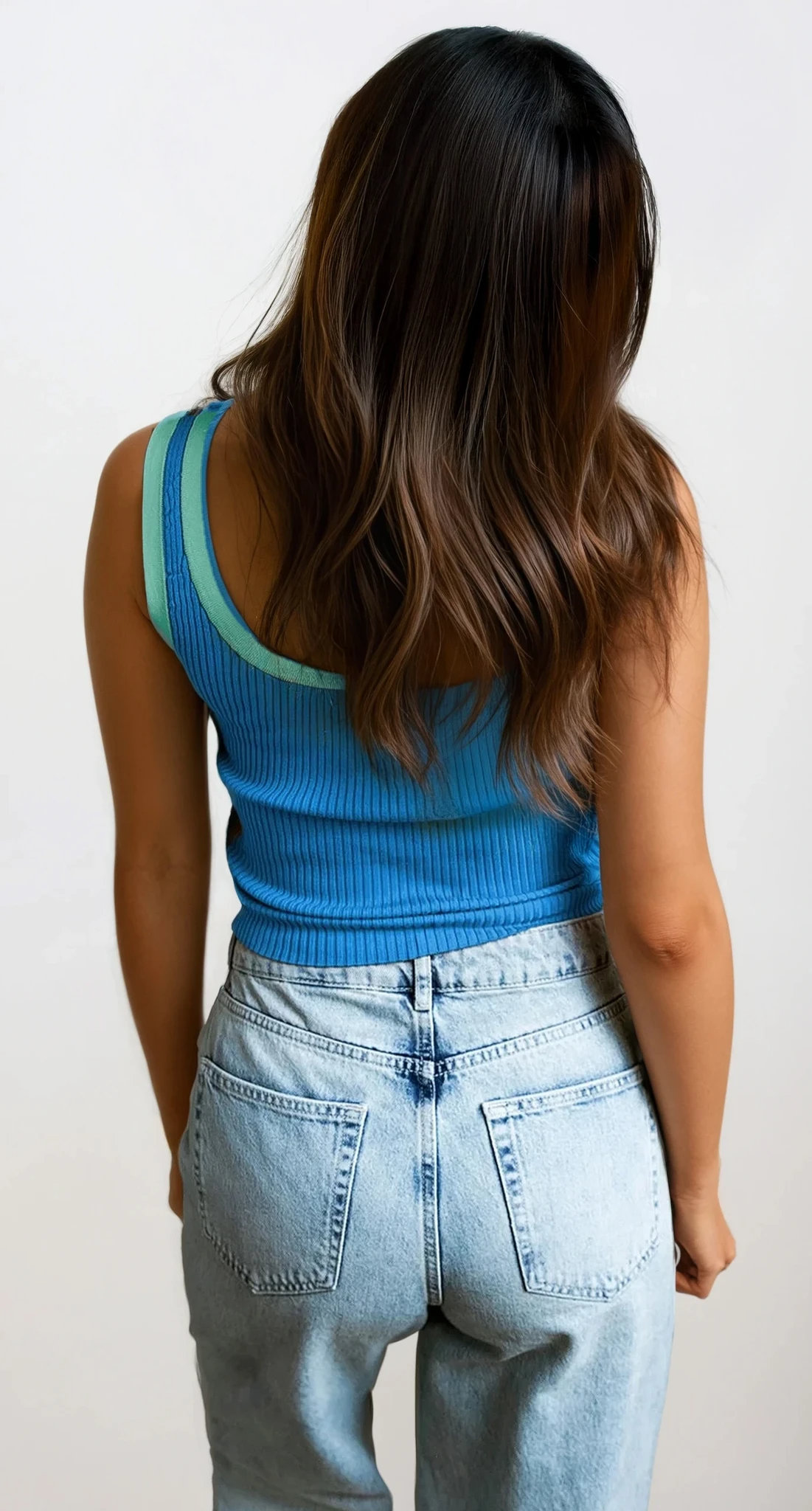 outlined rib-knit sleeveless vest with two-tone detailing