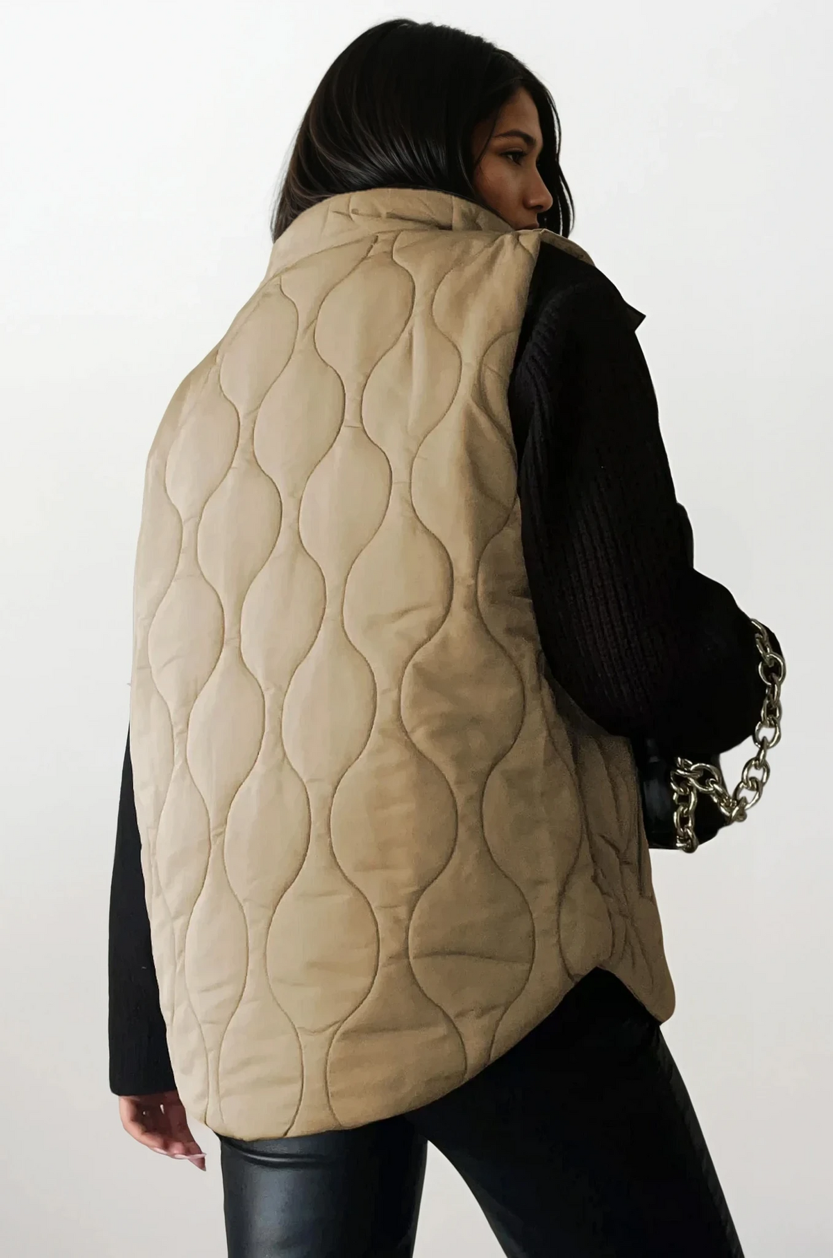 Quilted collared neck vest with sleeveless design