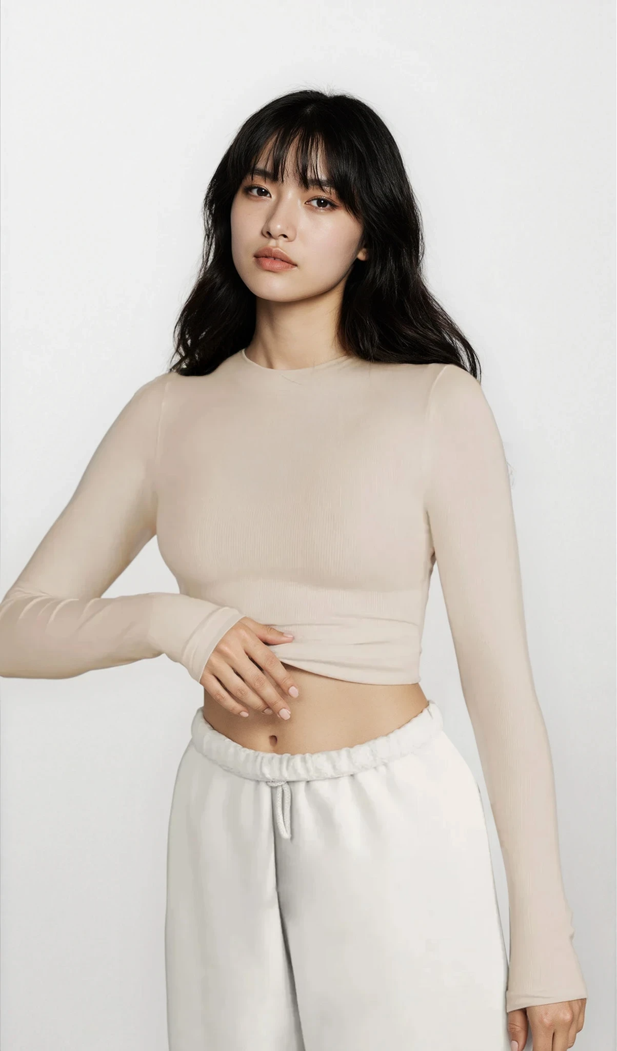 Classic round neck long sleeve t-shirt in solid color
