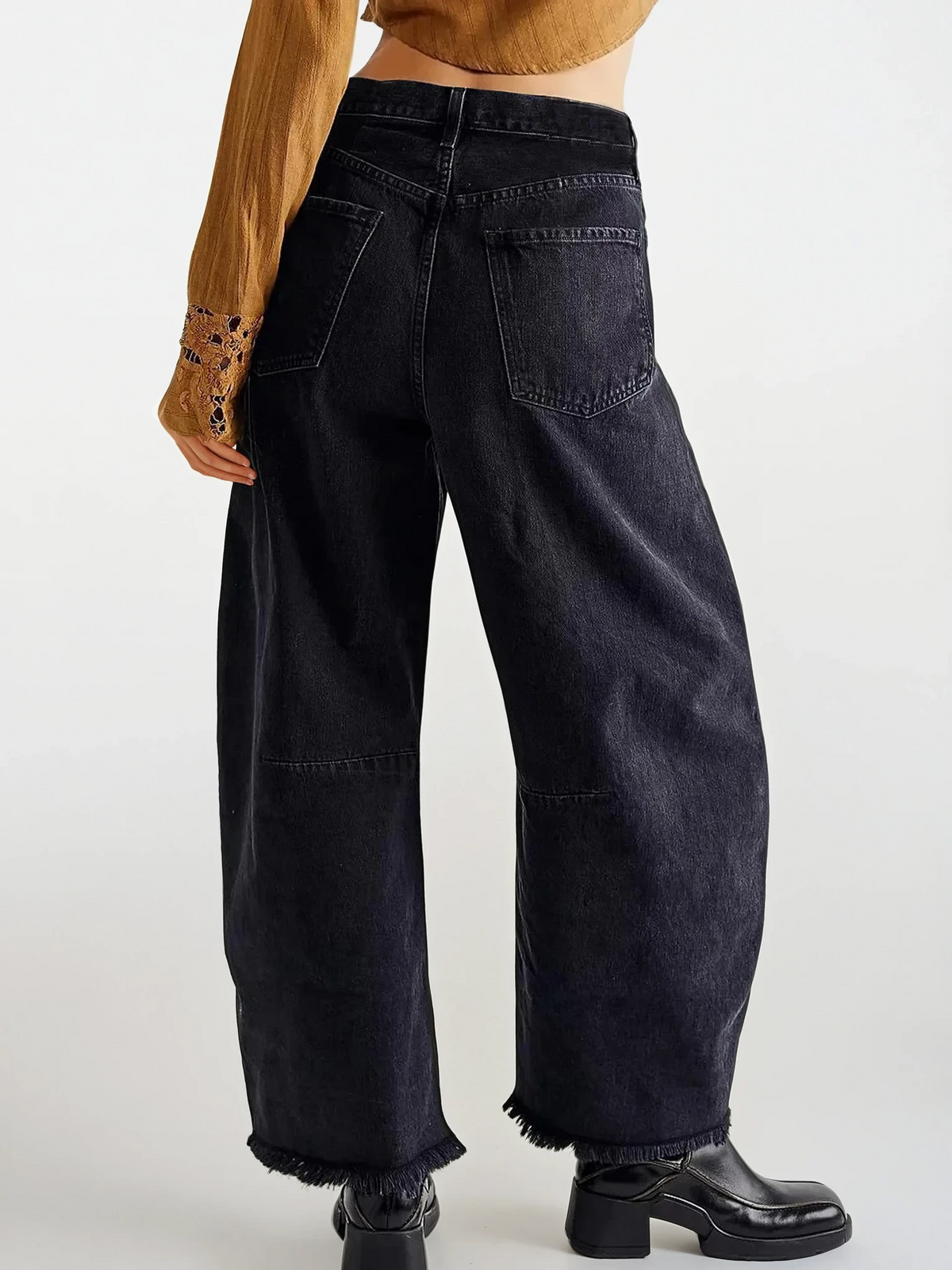Stitched Raw Hem Wide Leg Jean with pockets