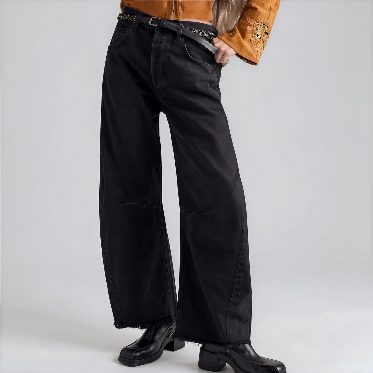 Stitched Raw Hem Wide Leg Jean with pockets