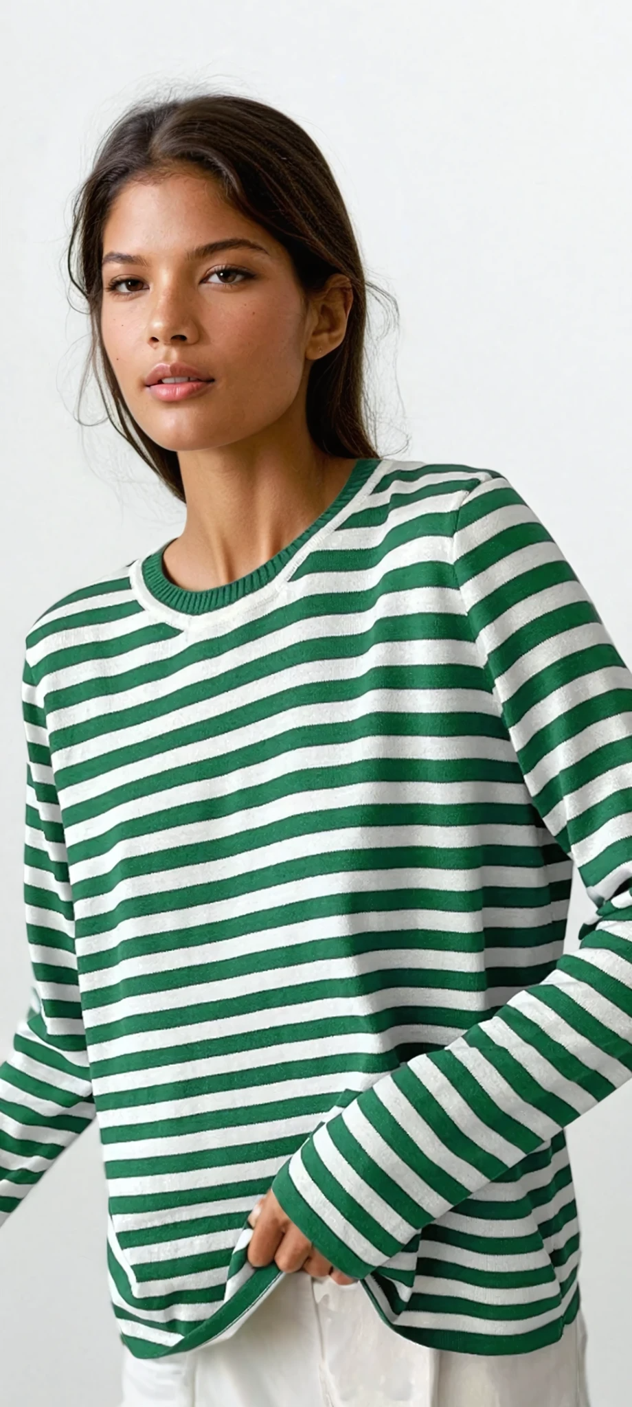 striped round neck long sleeve sweater in classic style