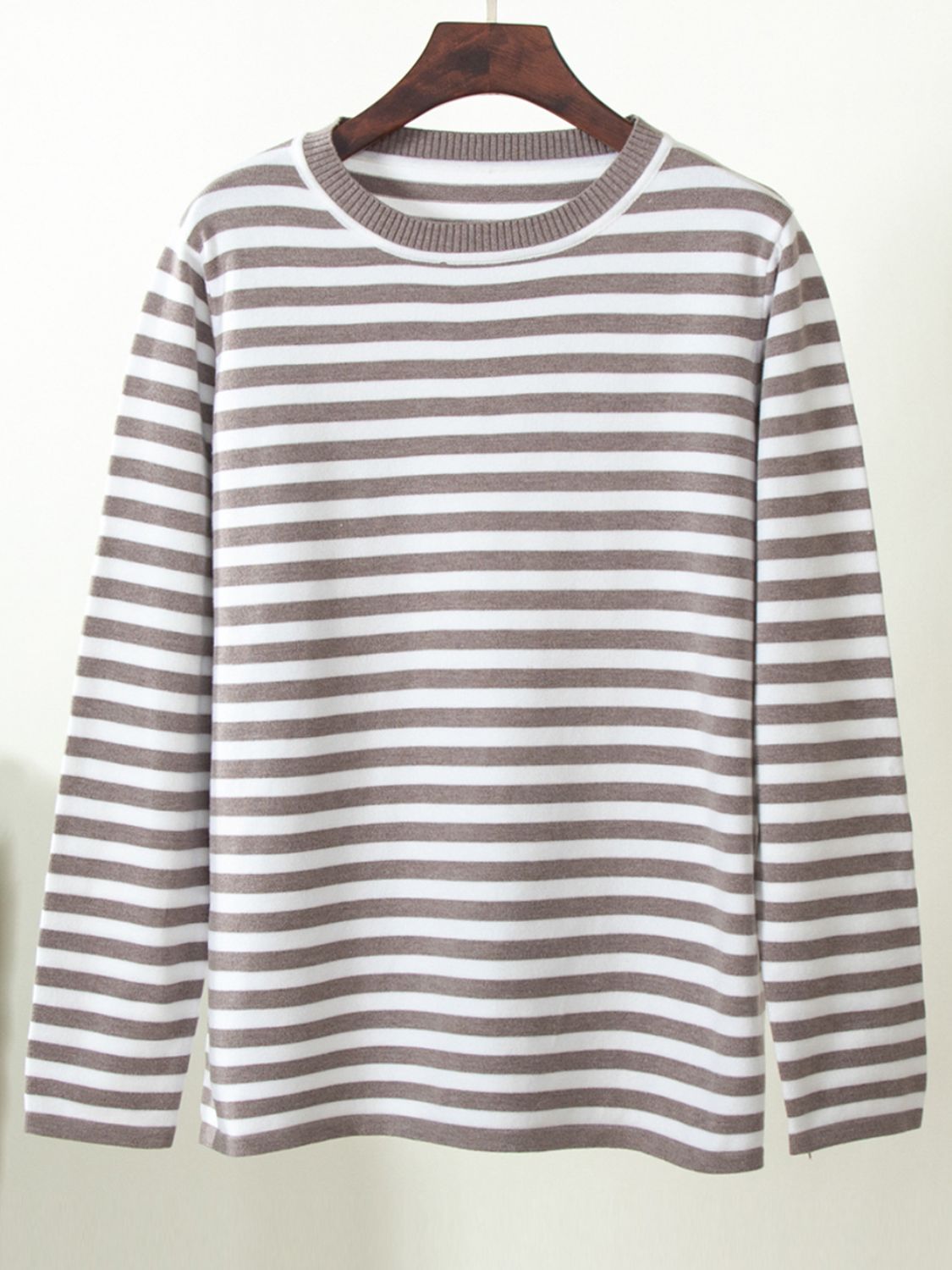 striped round neck long sleeve sweater with classic design